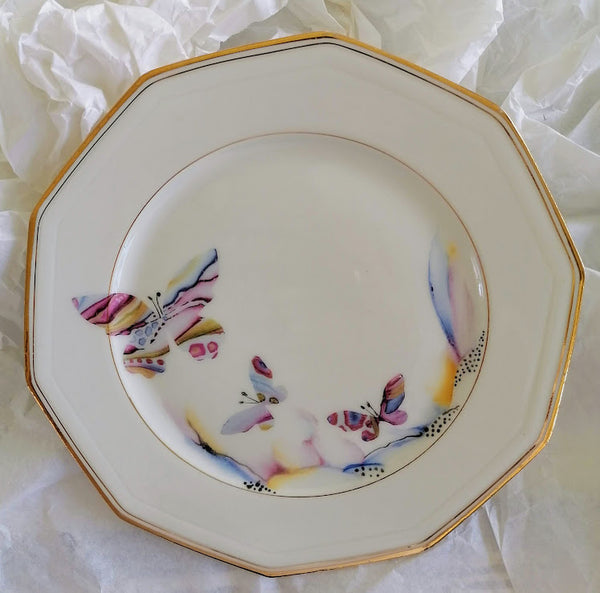 Assiette porcelaine dessert octogonale vintage décoration papillon 4 revisité par créatrice artistique dans atelier Français